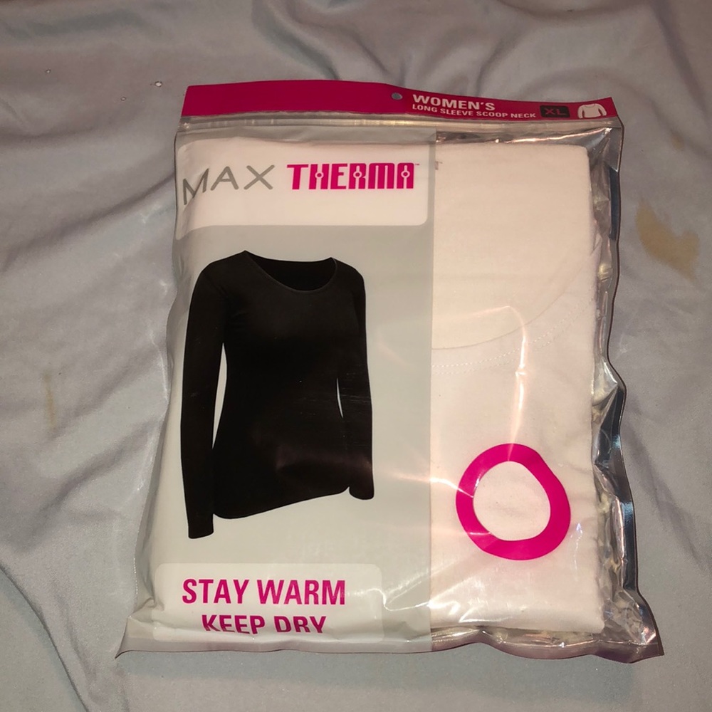 Women’s long sleeve scoop neck never opened